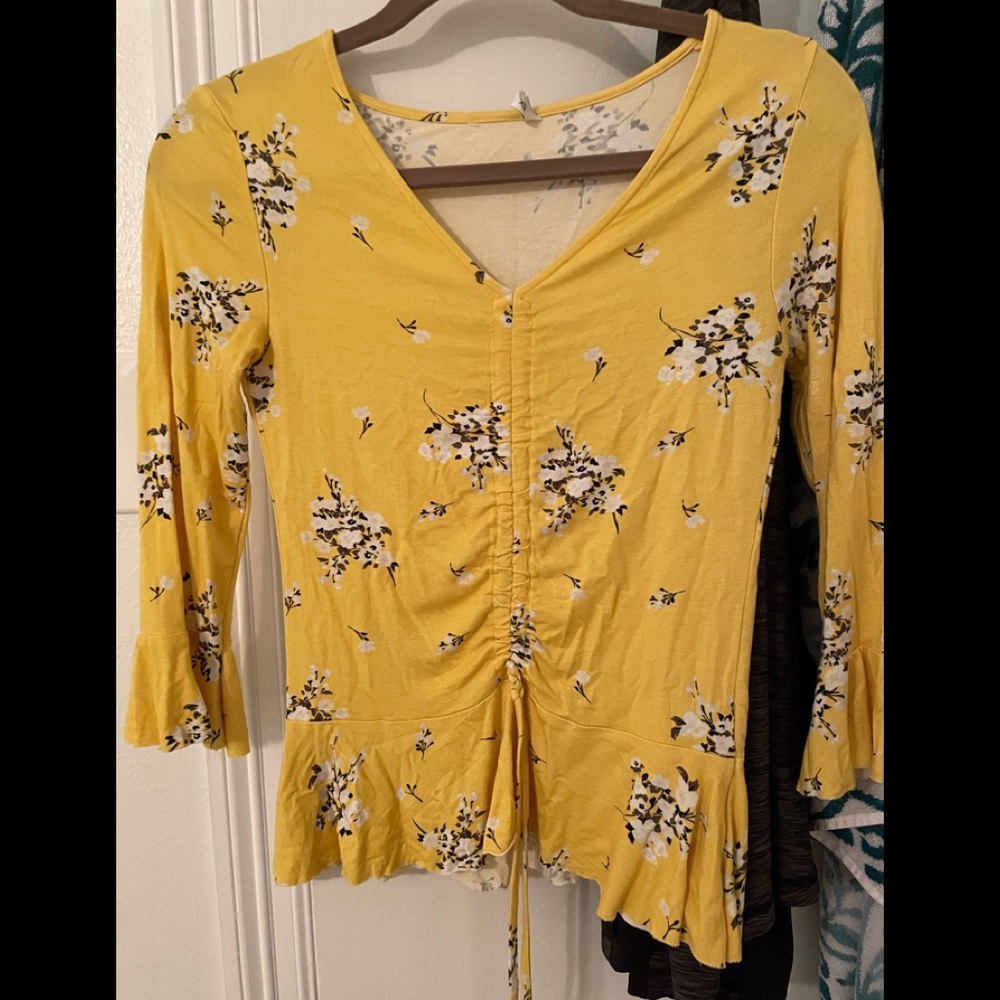 Yellow shirt/ worn 2 times